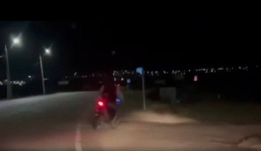 В Иркутском районе мотоциклист без прав пытался скрыться от полицейских