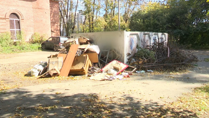 Иркутские дворы превратились в свалки