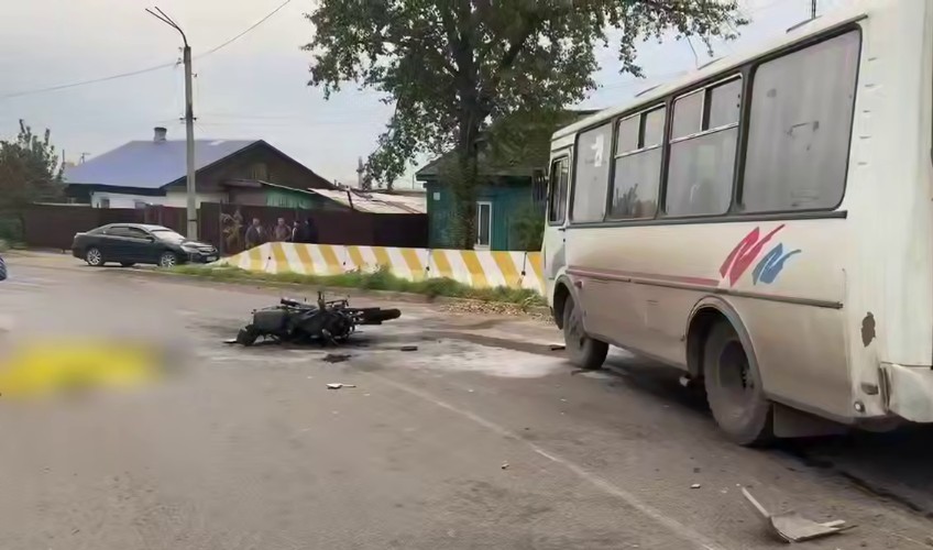 Мотоциклист погиб в лобовом столкновении с автобусом в городе Черемхово