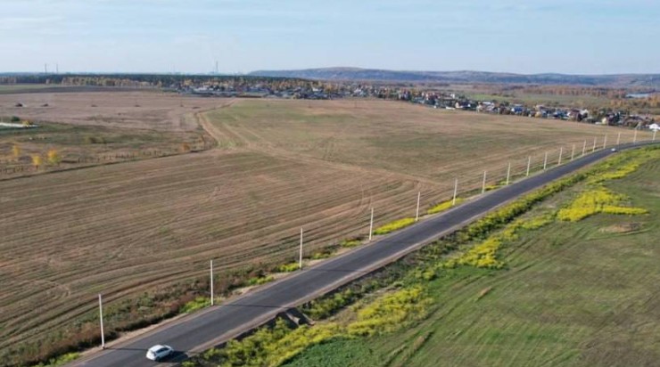 Новую дорогу в объезд кладбища открыли в деревне Зуй под Ангарском