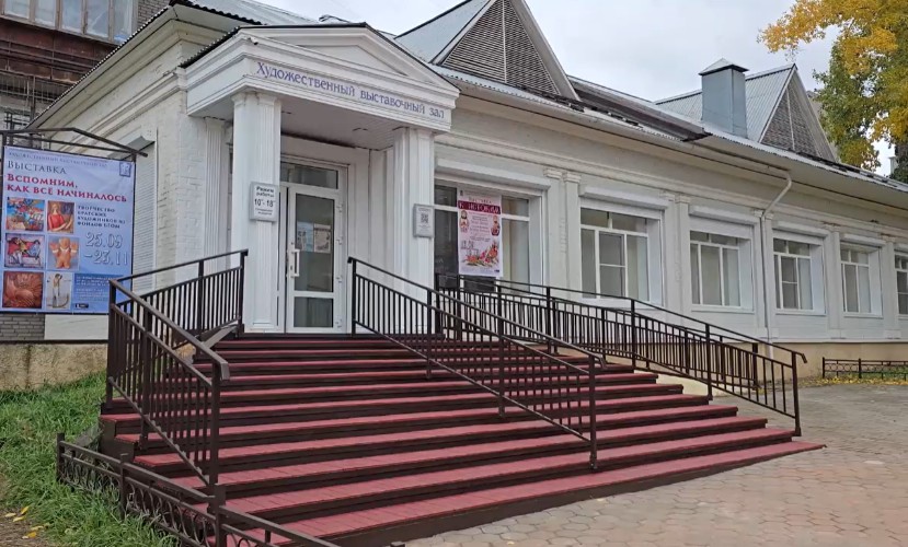 В Братске после ремонта за 12 млн. руб. открылся Художественный выставочный зал