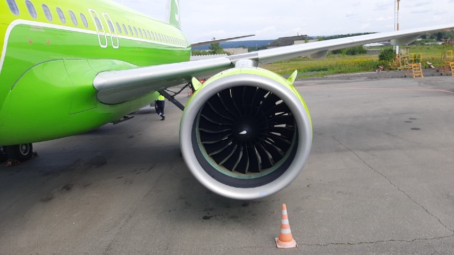 Рейс Братск-Новосибирск вернулся в аэропорт вылета из-за технической неисправности