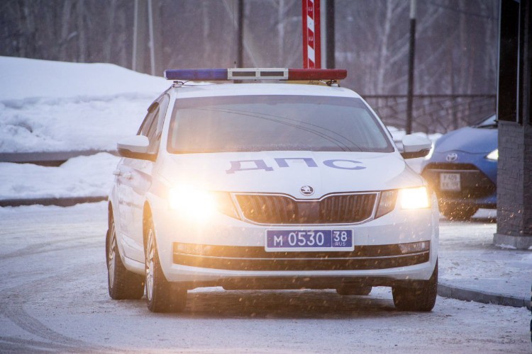 Движение большегрузов и автобусов ограничили на трассе «Байкал» 6 октября