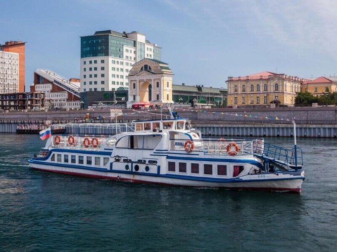 Более 900 рейсов по Ангаре совершили за сезон теплоходы в Иркутске
