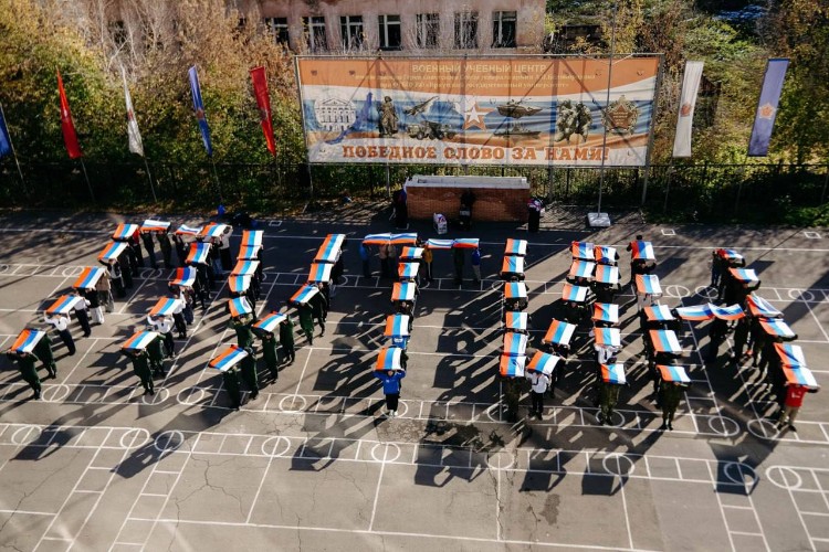 Самый массовый флешмоб ко дню рождения президента состоялся в Иркутске