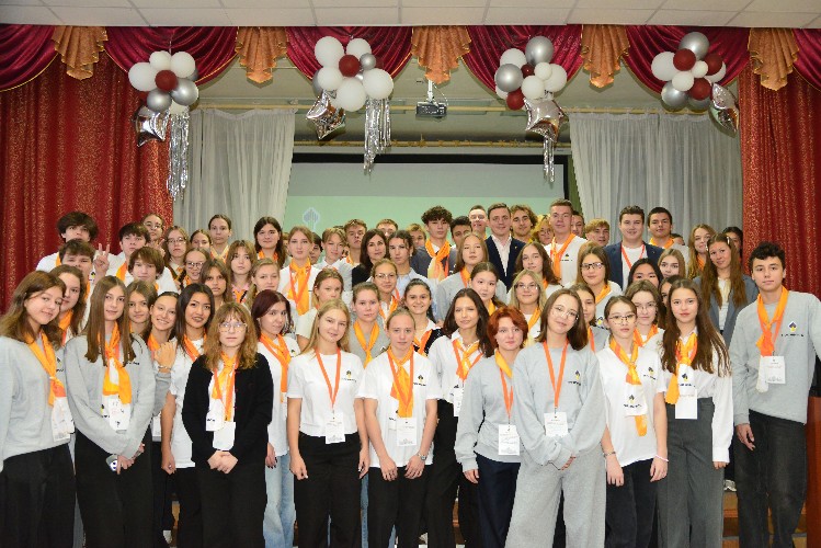 Двухдневное погружение в профессии нефтяной отрасли организовали для школьников в Ангарске