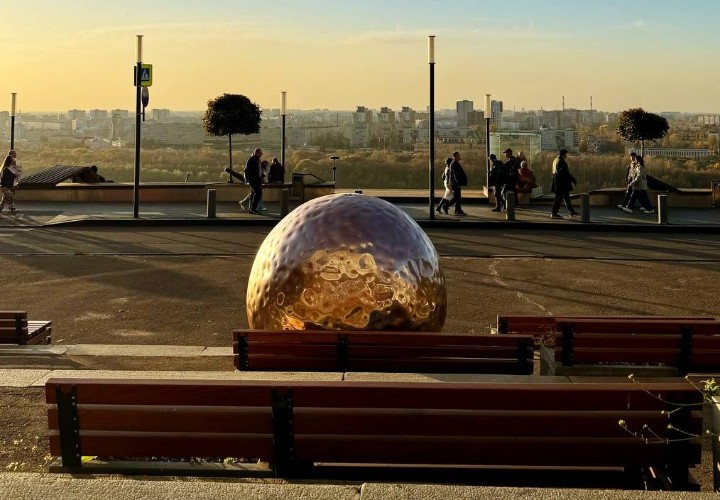 Скульптура уличного художника из Братска украсила набережную в Нижнем Новгороде