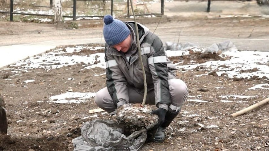 Сквер созидателей готовят к открытию в Усть-Куте