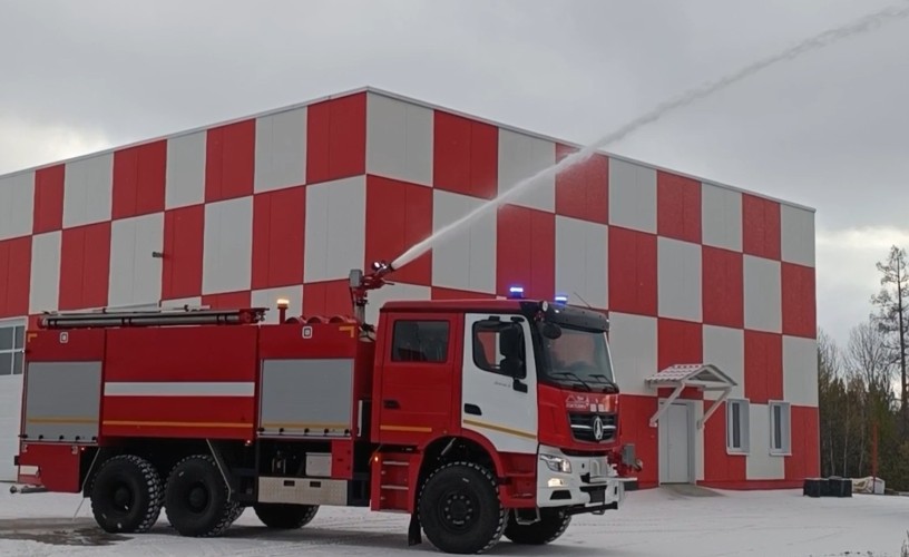 Один из пяти уникальных пожарных автомобилей получил аэропорт Братска