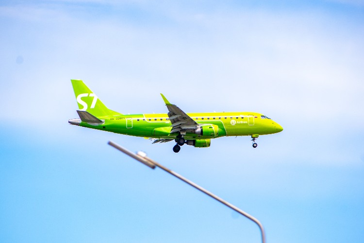 Авиакомпанию «Сибирь» оштрафовали за овербукинг на рейсе Иркутск–Красноярск