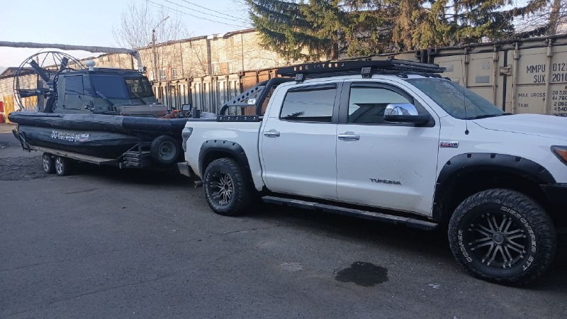 Перевозивших тушу изюбра в аэролодке браконьеров задержали в Усть-Куте