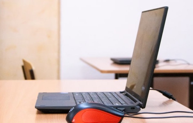 Инспектор ДПС из Нижнеилимского района передавал данные автовладельцев третьим лицам