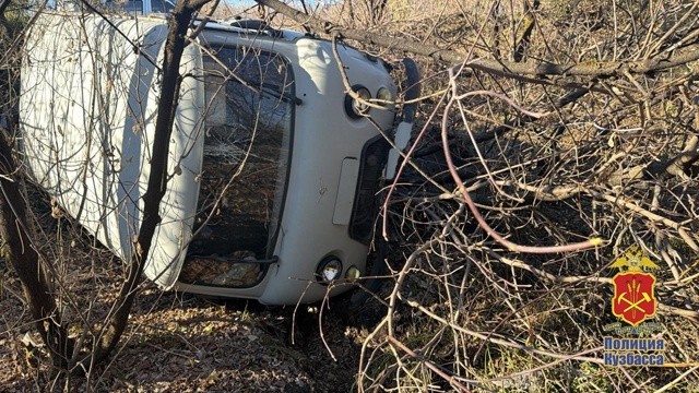 Житель Иркутской области угнал УАЗ в Кузбассе и попал в ДТП