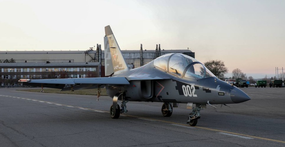 Иркутский авиазавод представил второй образец модернизированного Як-130М