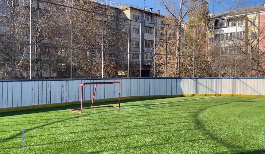Хоккейные корты на улицах Маршала Жукова и Украинской модернизируют в Иркутске