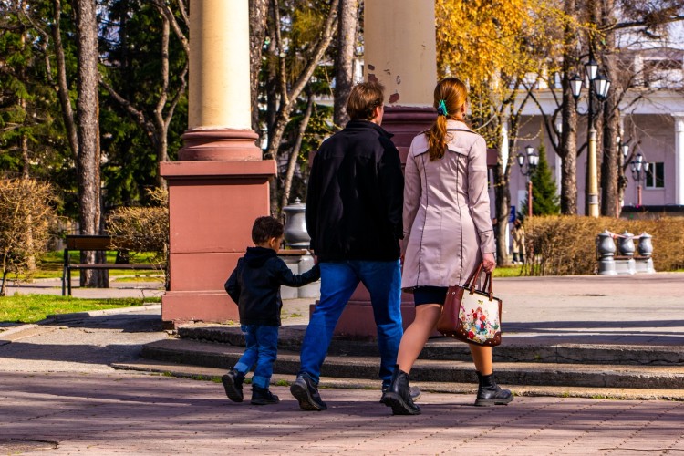 Детские пособия за октябрь в Приангарье выплатят досрочно