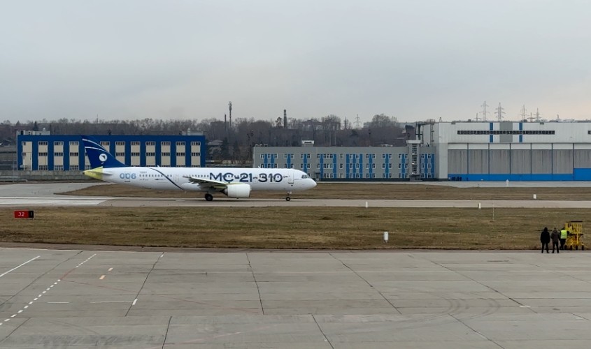 Самолёт МС-21 с отечественными двигателями ПД-14 впервые взлетел в Иркутске