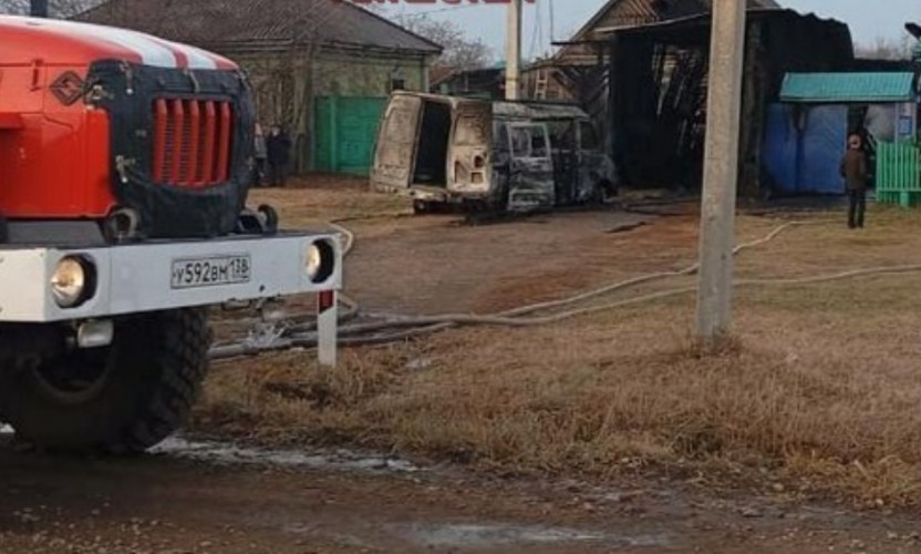 Два дома и «Газель» сгорели в посёлке Юрты Тайшетского района