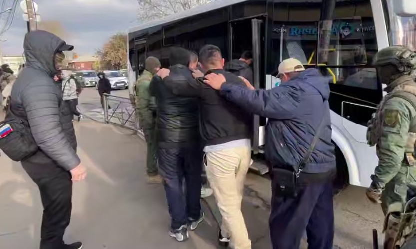 Иркутские силовики выявили 32 нарушения при проверке мигрантов