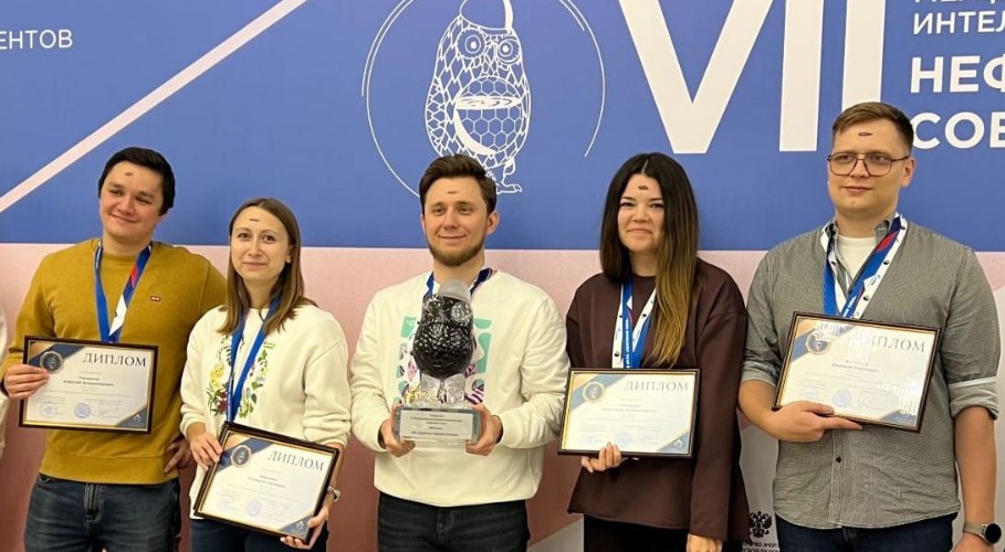 В третий раз кубок международной игры "Нефтяная сова" достался сборной из Иркутской области