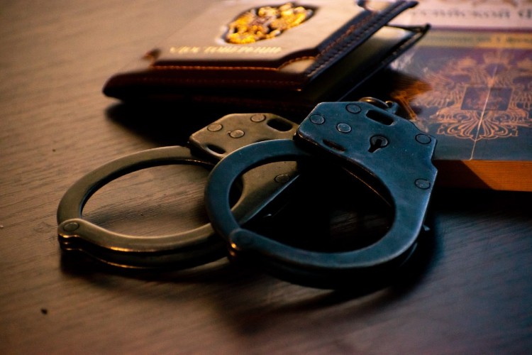 Росгвардейцы задержали мужчину при попытке проникновения в тулунскую школу