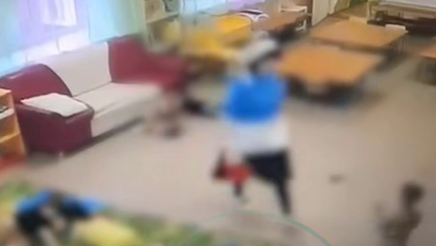 Скандал в Усолье-Сибирском: воспитателя детсада №32 уволили за насилие над детьми