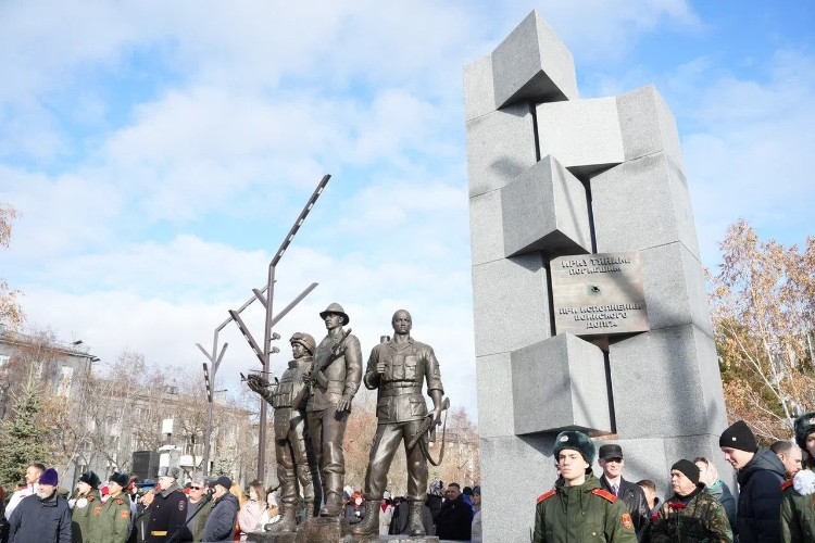 «Аллею памяти» открыли в День народного единства в Иркутске