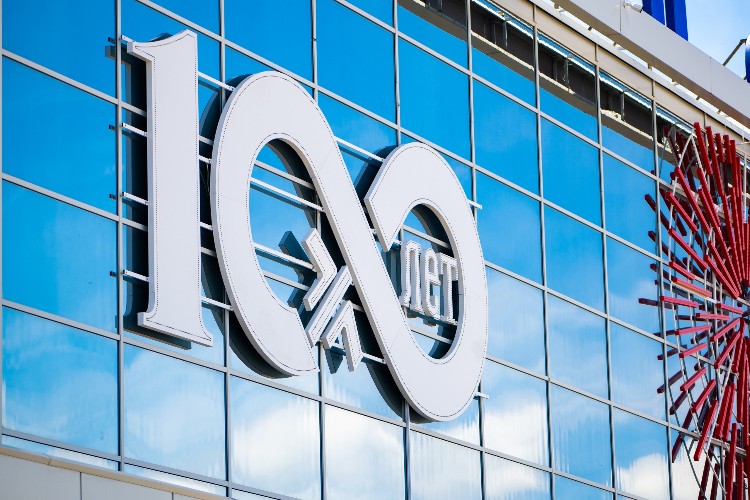 Массовая задержка авиарейсов произошла 7 ноября из-за снега в Иркутске