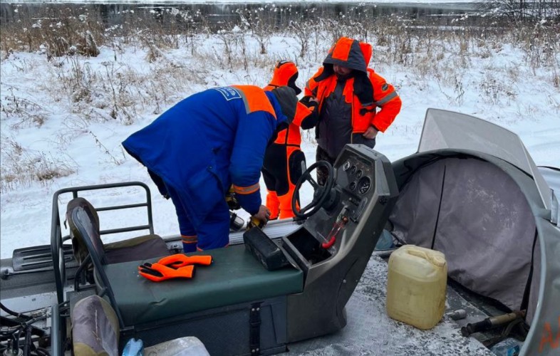 Спасатели эвакуировали травмированного охотника из тайги в Нижнеудинском районе