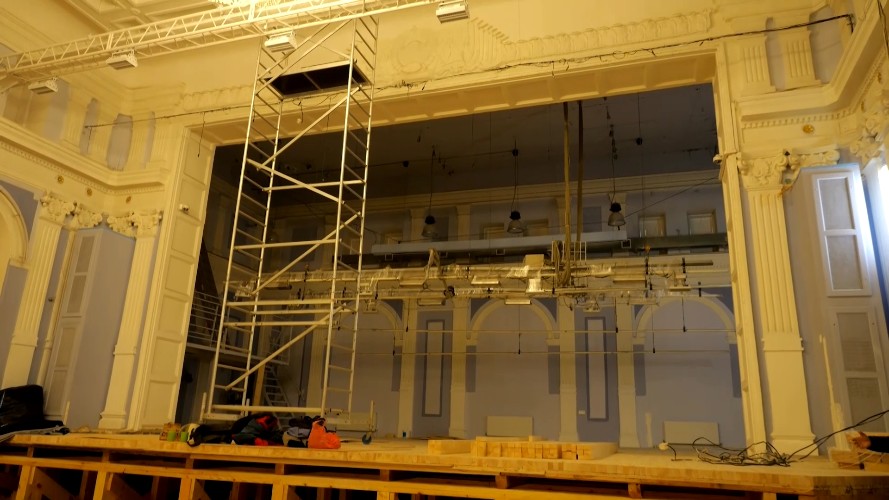 Основной этап капремонта завершили в Иркутской областной филармонии