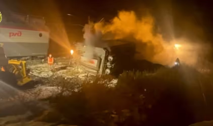 Семь поездов задерживаются из-за схода вагонов в Иркутской области