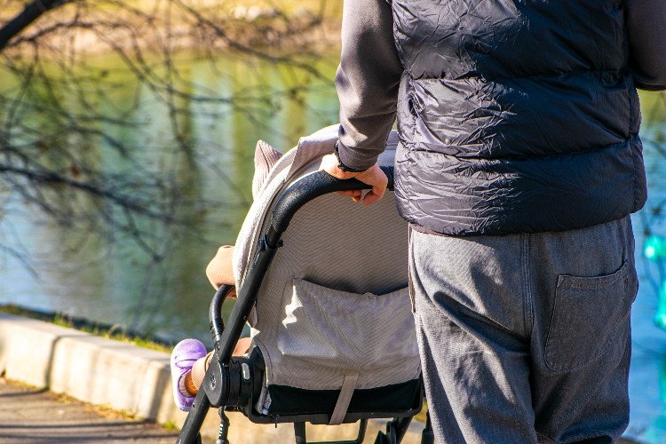 Изменения в закон о выплатах для студентов с детьми инициировали в Заксобрании Приангарья