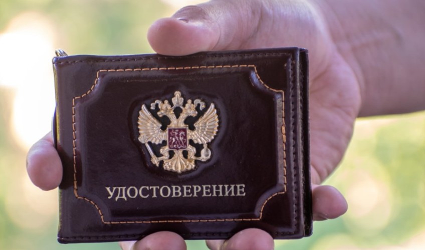 Следствие проверяет видео с избиением посетителя кафе в Свирске