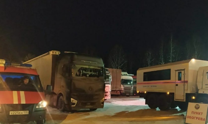 Пункты обогрева развернуло МЧС для водителей на трассе «Байкал»