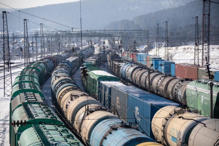 Тяжеловесные поезда с сотней вагонов теперь могут без ограничений принимать в Тайшете