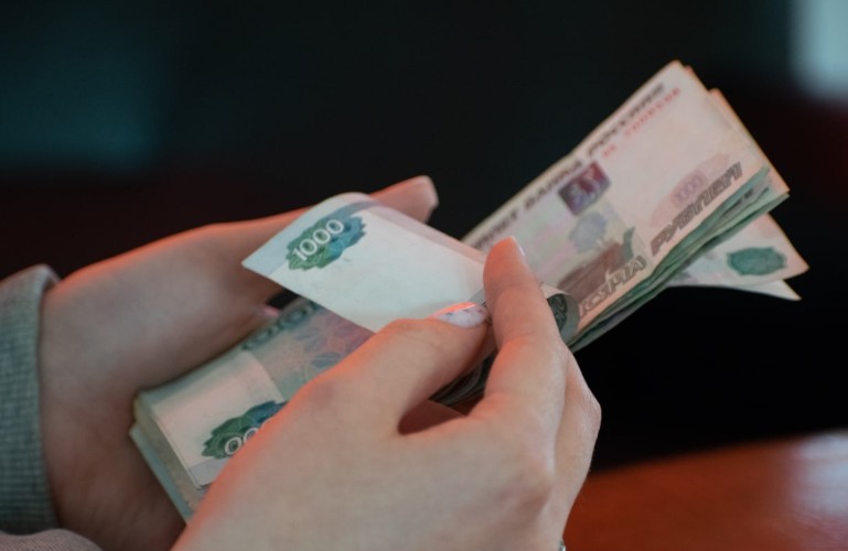 Иркутская область вошла в тройку сибирских лидеров по уровню зарплат