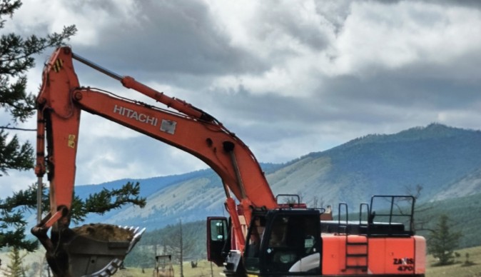 Машинист экскаватора погиб при обрушении моста на дороге Бодайбо-Мамакан