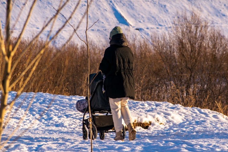 Программу «Охрана материнства и детства» утвердили в Иркутской области