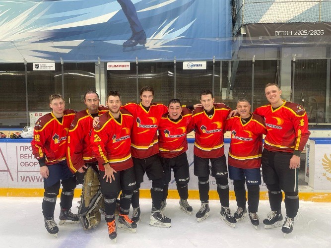 Хоккейная сборная из Ангарска завоевала серебро на турнире в Рязани