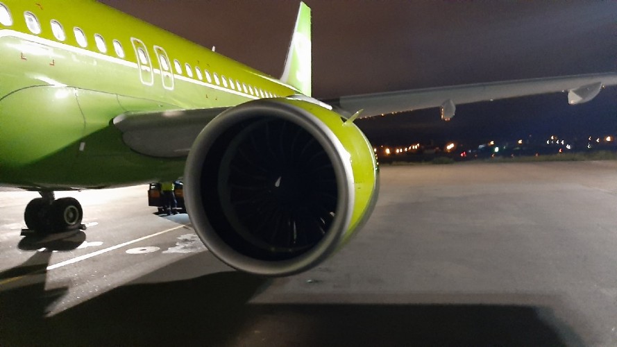 Летевший из Абакана в Иркутск самолёт с 74 пассажирами сел в Братске из-за непогоды