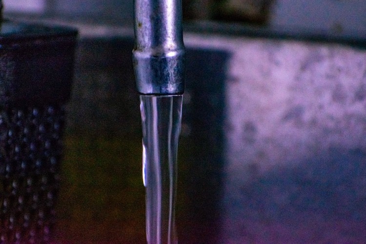 Водоснабжение в микрорайоне Радужном Иркутска восстановили после крупной аварии