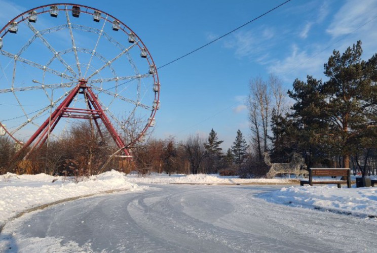 Каток площадью почти 5 тыс. кв. метров открыли в Иркутске