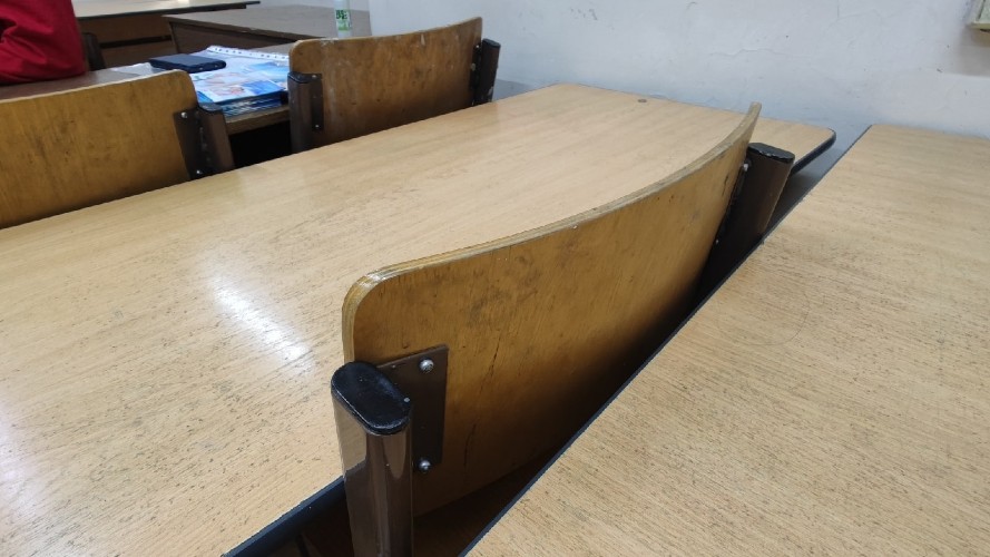 В школе Усолья-Сибирского ученица распылила перцовый баллончик, пострадал подросток