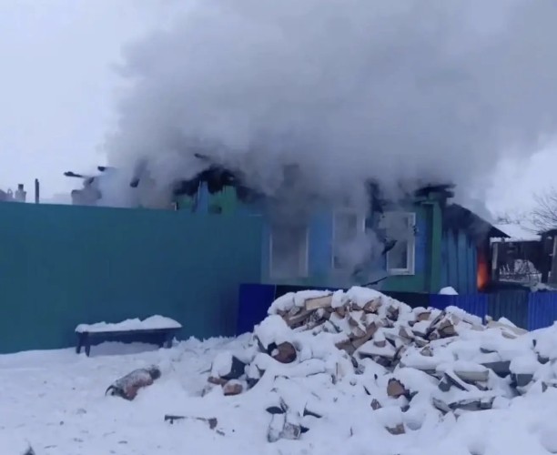 Четверых детей из горящего дома спасла жительница Куйтунского района