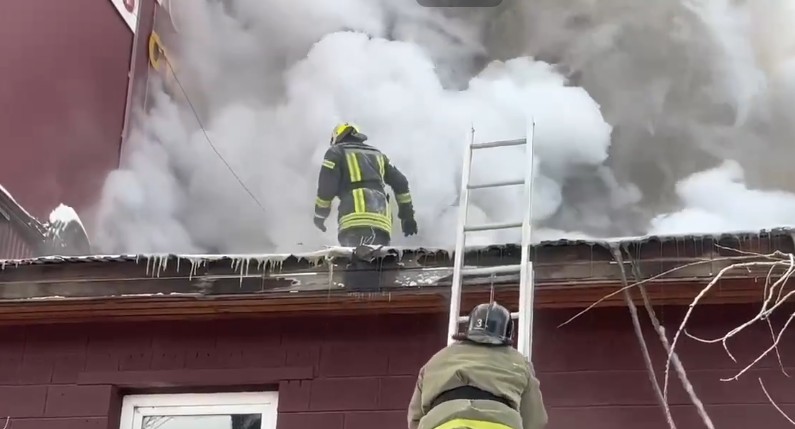 Пожар в центре Иркутска: спасён человек, эвакуированы 20 жильцов