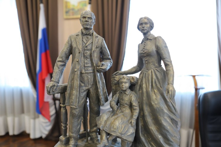 Памятник меценатам Базановым украсит новый сквер в Иркутске