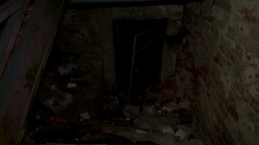 Прорыв канализации произошёл в одном из ветхих домов на ул. Советской в Иркутске