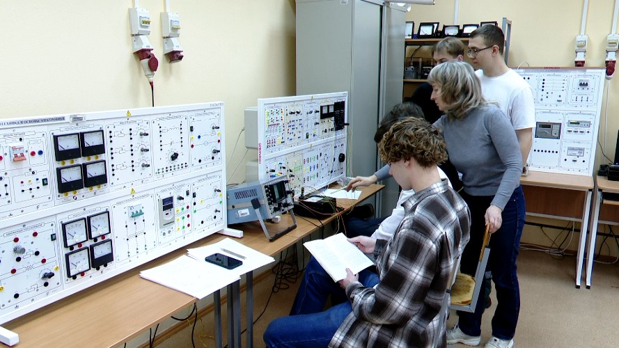 ЕГЭ по физике будут сдавать абитуриенты Приангарья при поступлении на инженерную специальность