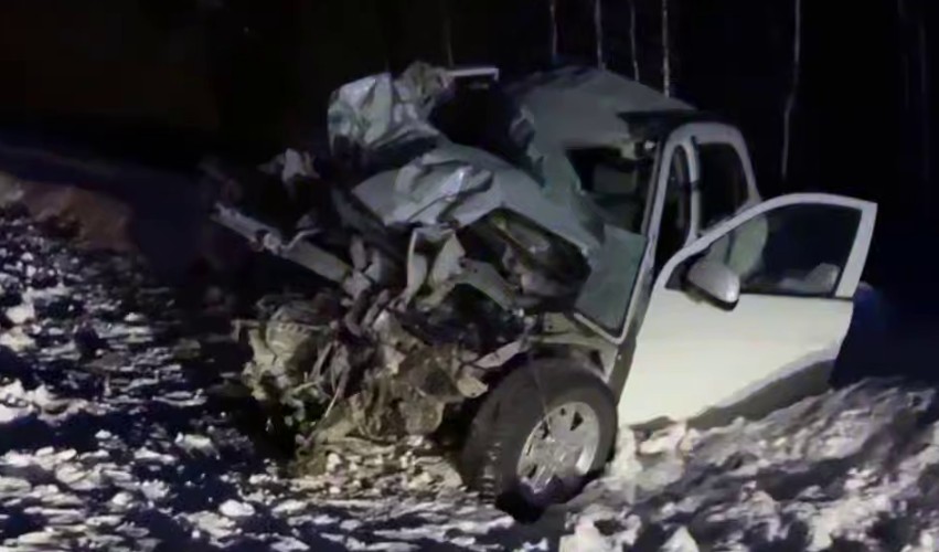 Лобовое столкновение легковушки и грузовика произошло под Тайшетом