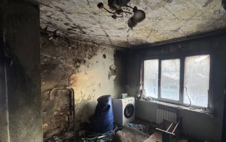 Мужчина пострадал при пожаре в частном доме в Братском районе